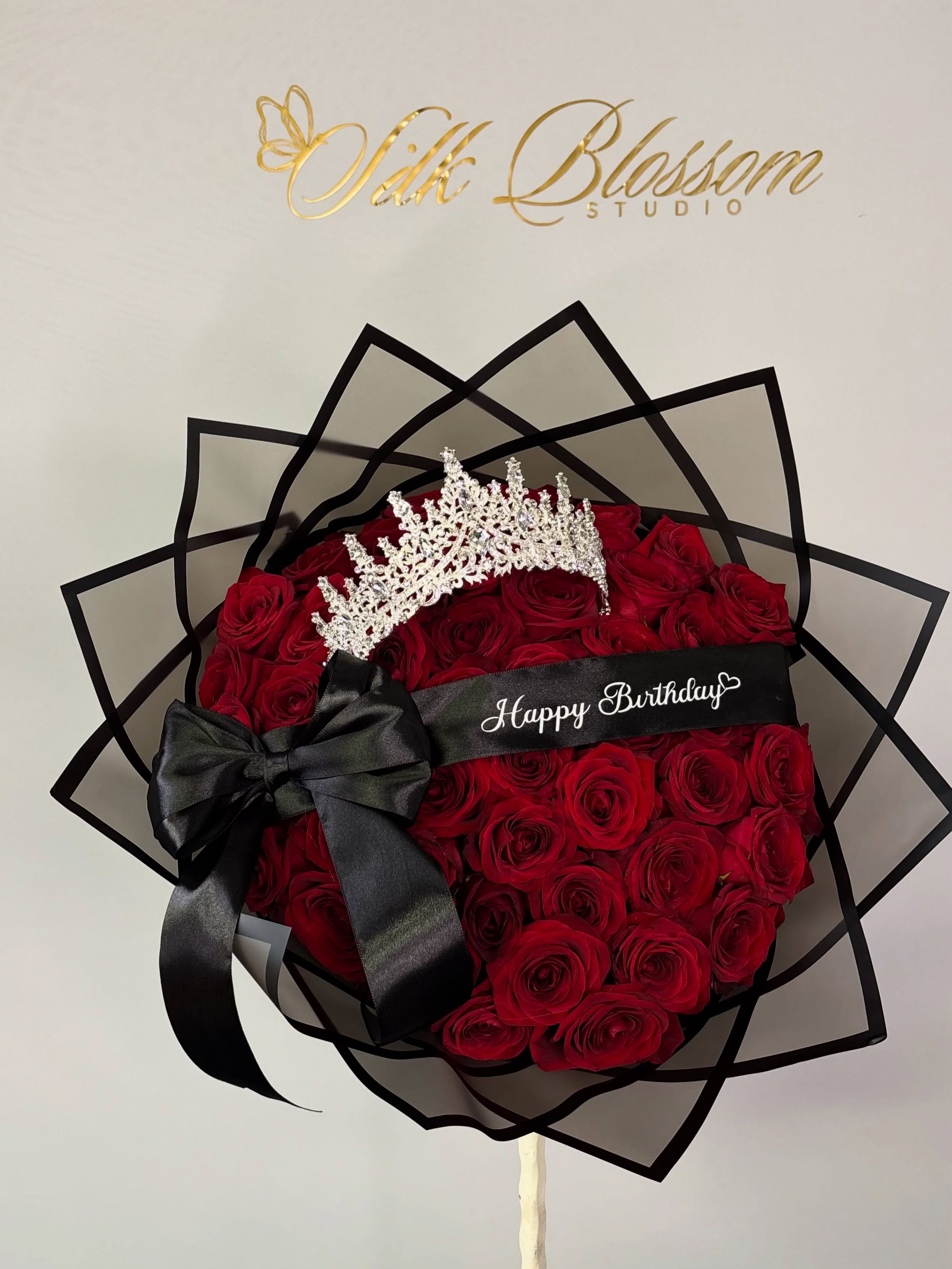 50 fresh roses 🌹 #dublinflorist #luxuryroses