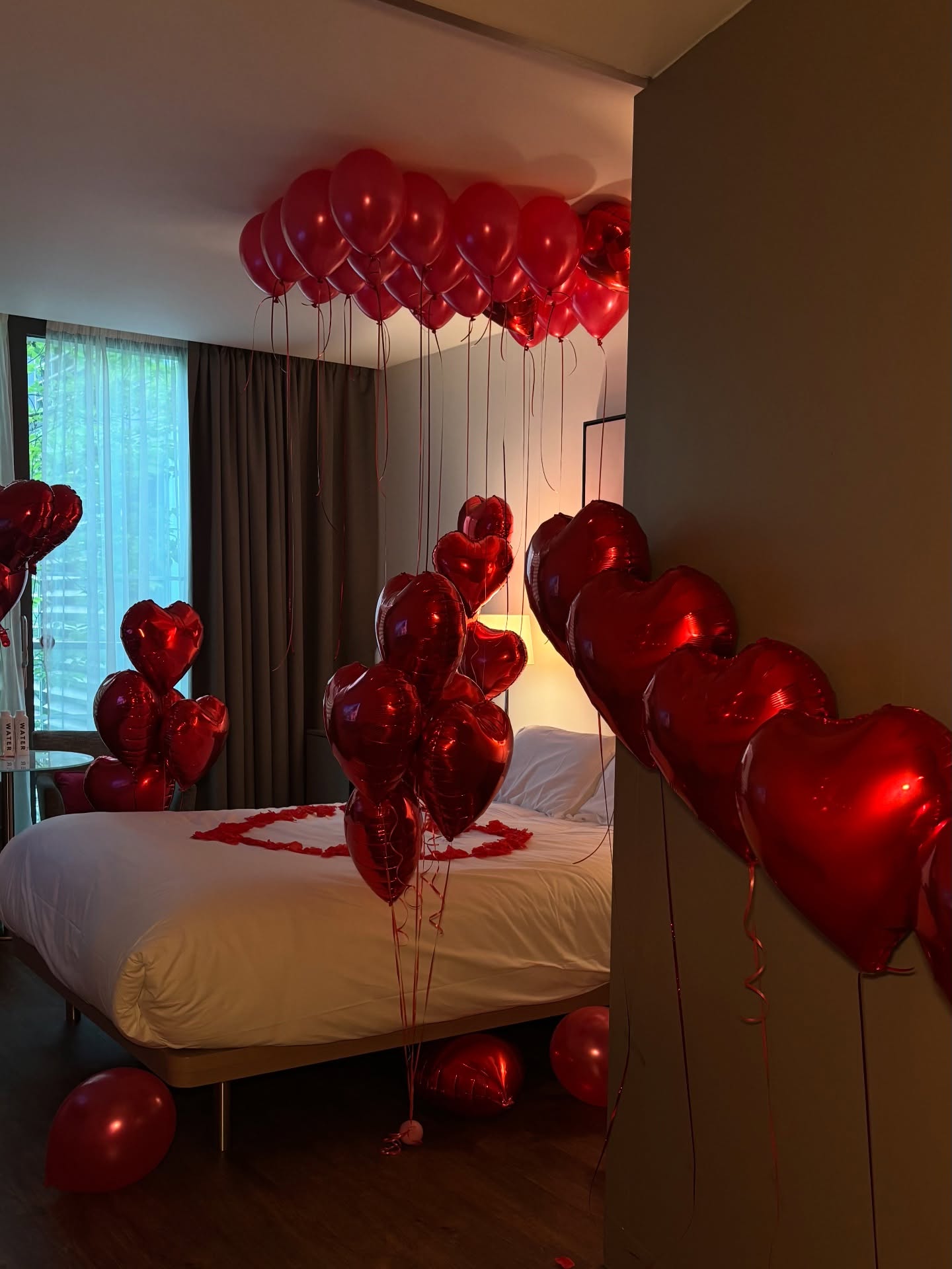 Taking hotel decor bookings!! ❤️Dm to enquire 🎈🏨#hoteldecordublin #romantic #irishflorists #dublin #silkblossomstudio