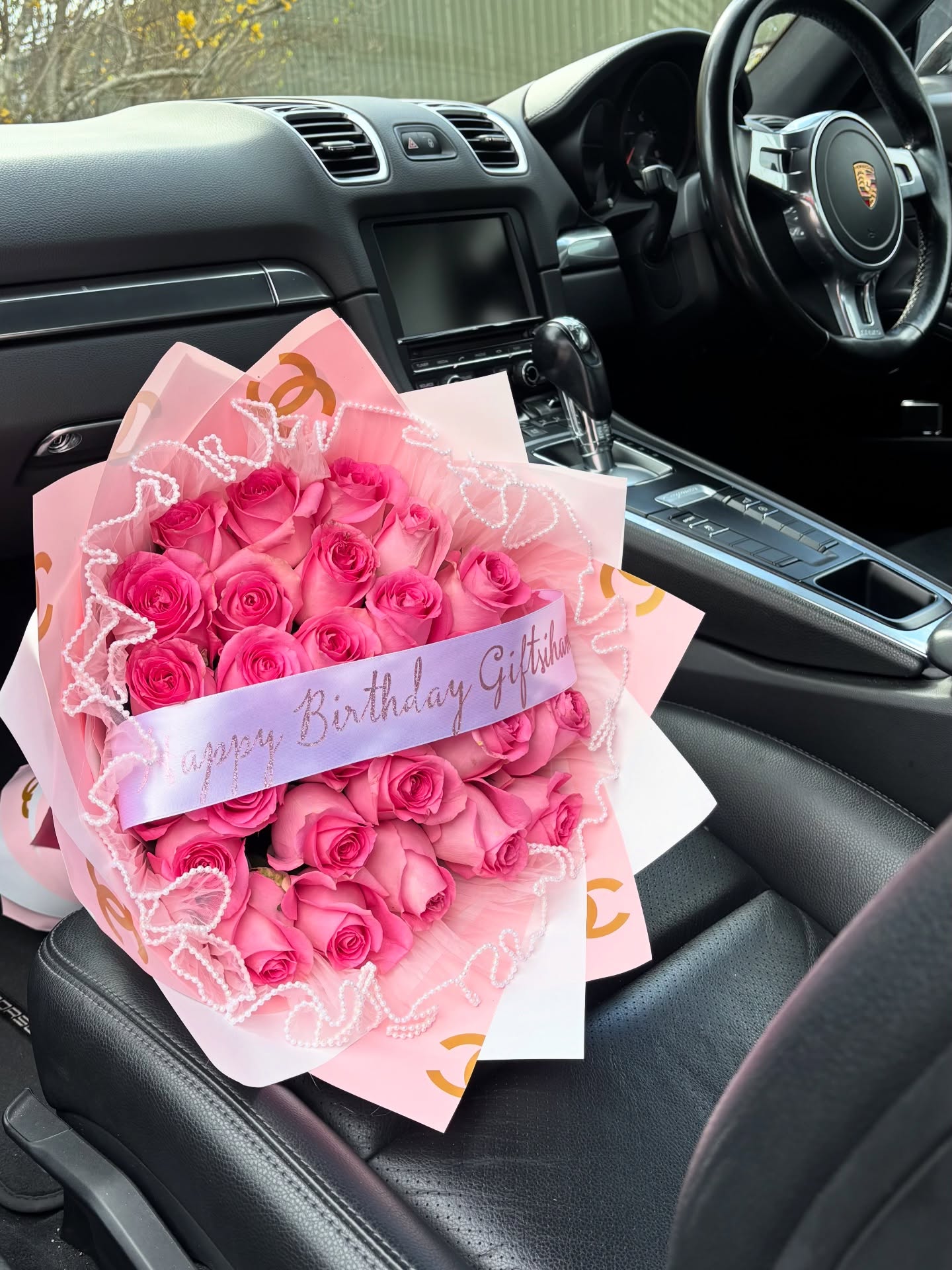 30 pink fresh roses 😍😍